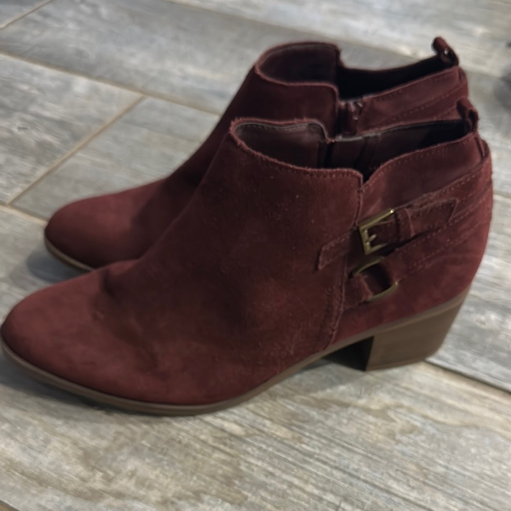 Sonoma Women's Sonya Burgundy Suede Zip Ankle Boots